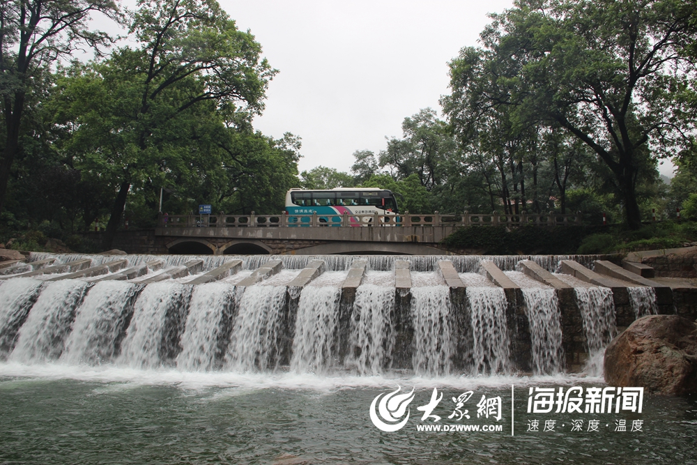 到崂山赏瀑布 市民乘坐618路,639路,620路可观赏"无敌海景"