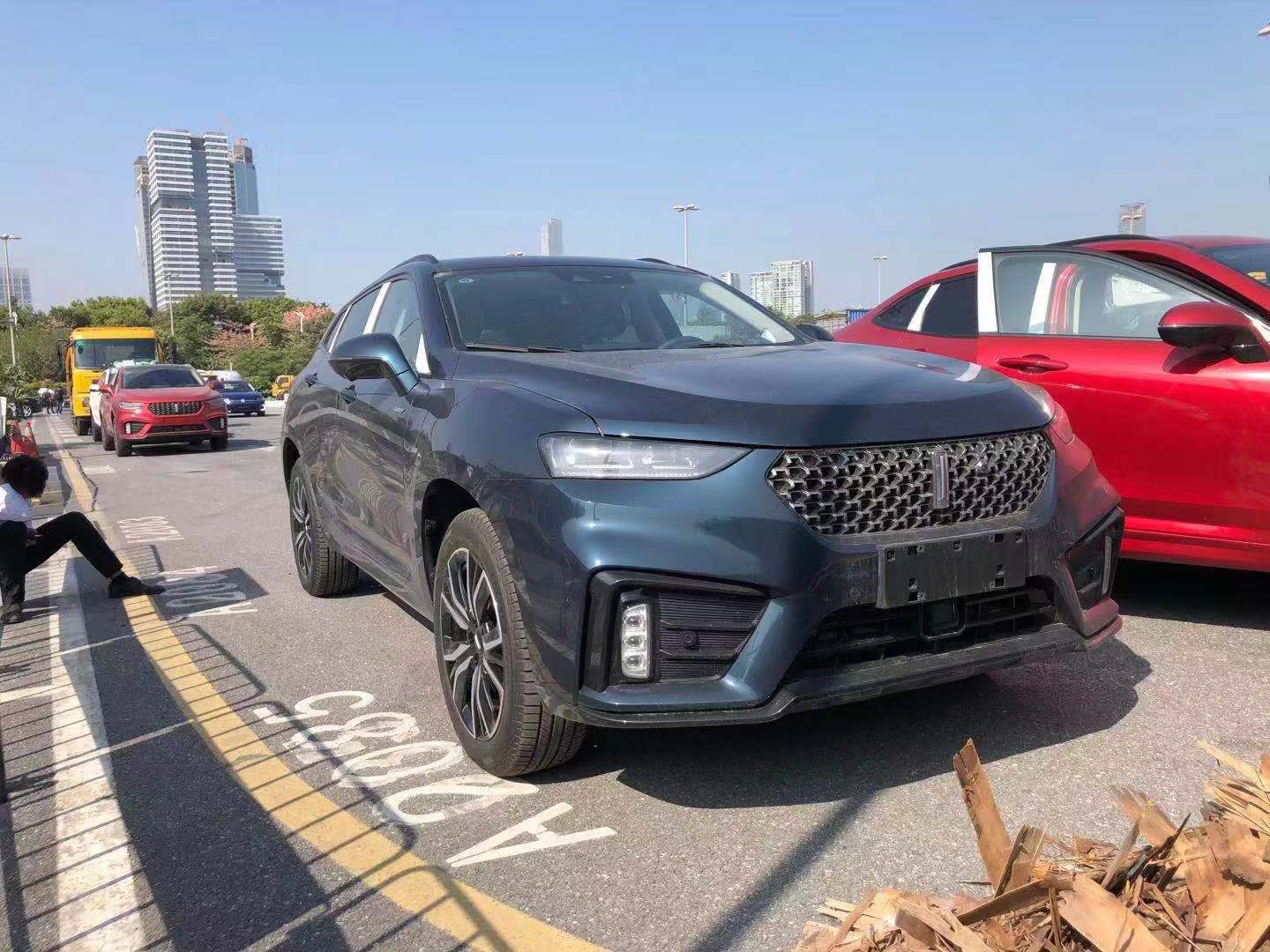 广州车展探馆 家族又一款新能源产品 wey品牌vv7 phev抵达车展