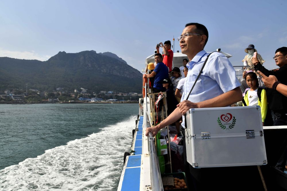 中国医师节丨海岛上有一群"鲁滨逊医生"