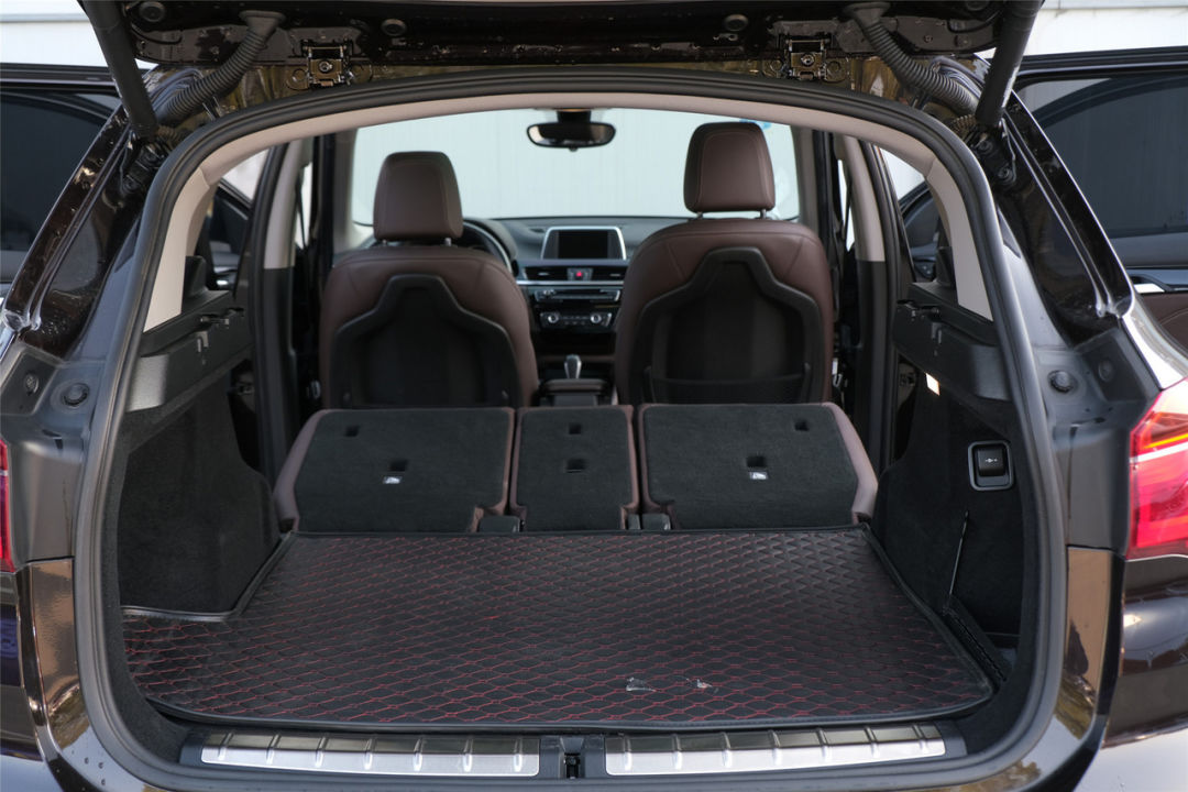 换代x1坐拥超大后排 4驱,上牌1年多可省10万