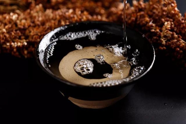 50句"酒"诗词:对酒当歌,人生几何?