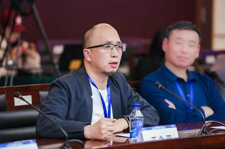 王永平地产商将向持有型物业转型建议取消对商业地产的调控