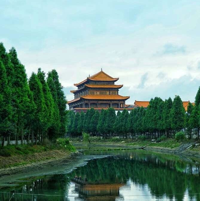 布施是积福之道,利生是菩萨之行