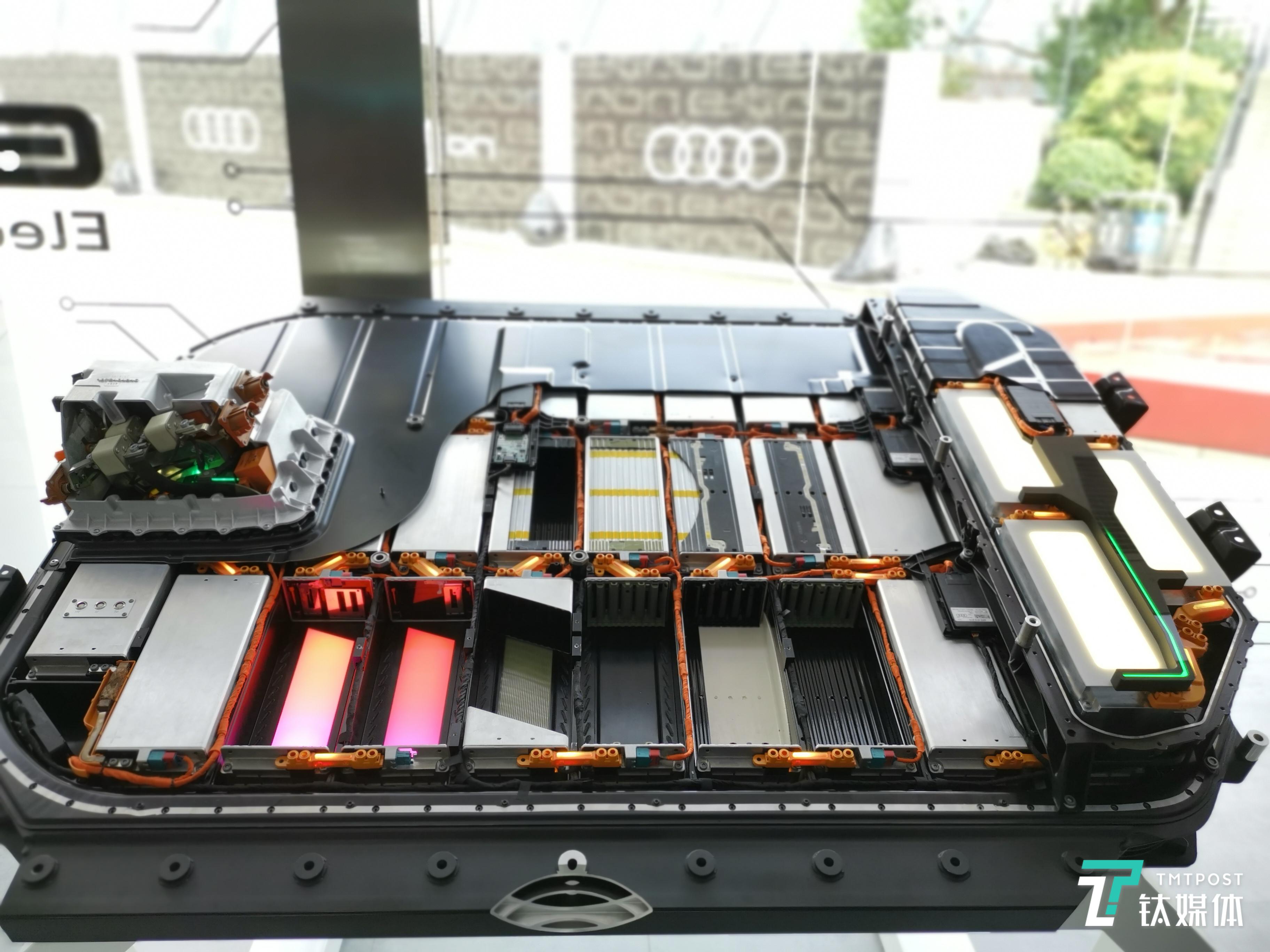 就是你心里想的那个奥迪,奥迪首款纯电suv e-tron试驾