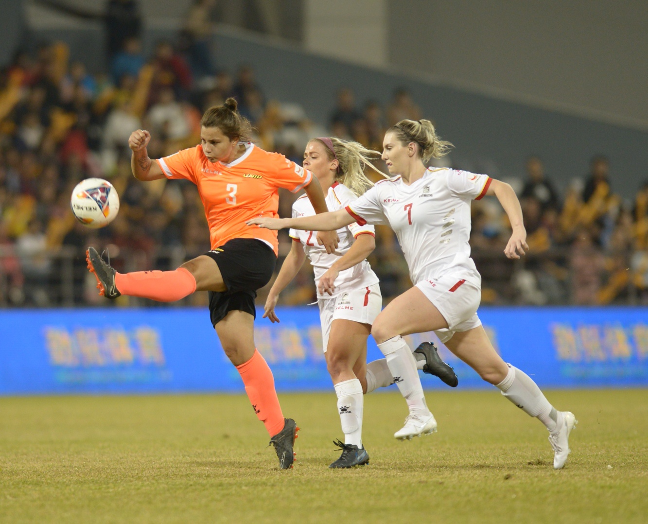 足球——国际大体联足球世界杯女子组决赛：渥太华大学夺冠