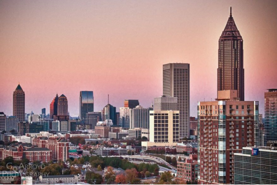 亚特兰大市是佐治亚州的首府和最大的城市,因其繁荣的商业,南方的根据