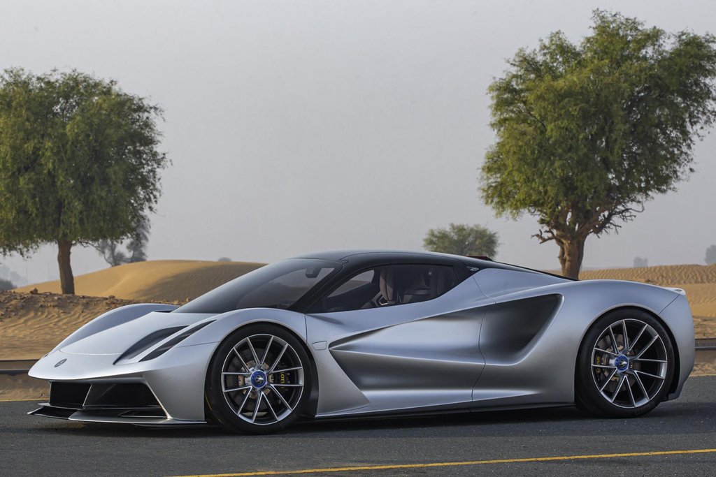 全新的lotusevija超级跑车已在中东首次亮相