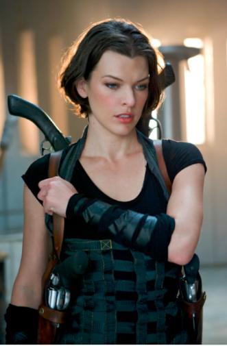 《生化危机》女主角44岁怀三胎,大方公布孩子性别,身材依旧性感