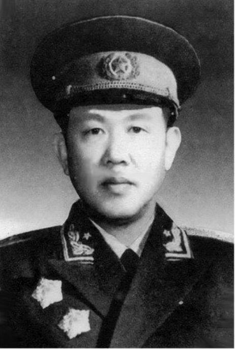 1937年"卢沟桥事变"爆发,抗日烽火在祖国大地风起云涌,远在天涯海角的