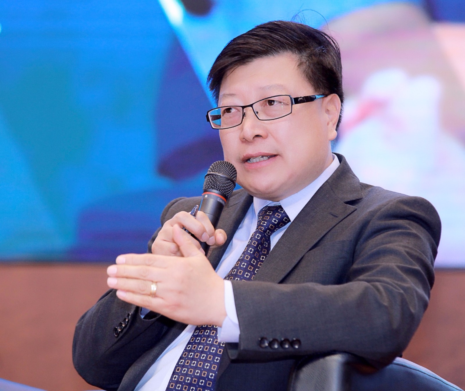 北大全球卫生系主任郑志杰多国贻误时机加剧全球疫情恶化