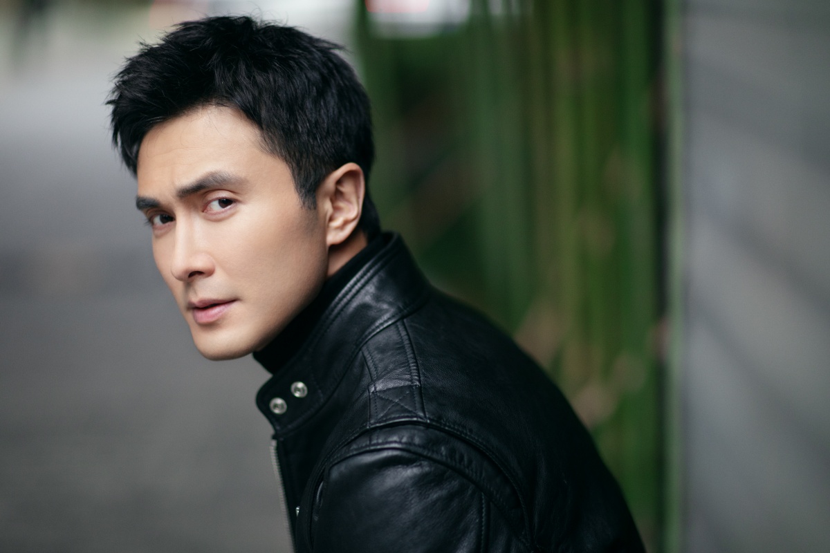 高伟光枕上书再演东华帝君时常上演笑崩头套