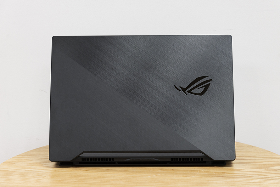 rog冰刃4测评300hz屏幕加持面面俱到的旗舰体验