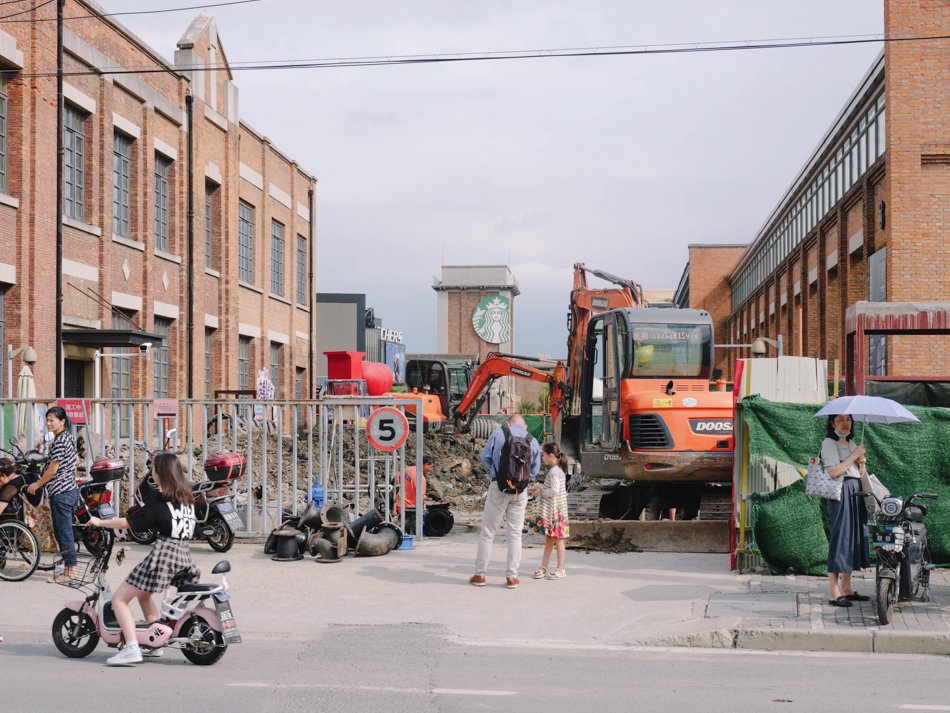 国际时尚中心的星巴克。