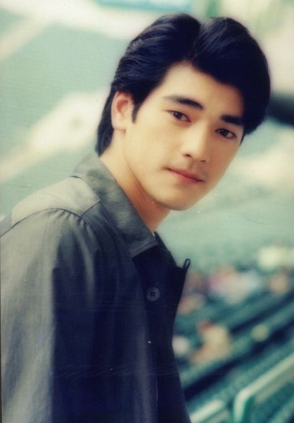 神颜男星早年证件照曝光哥哥张国荣温润如玉金城武竟然长这样