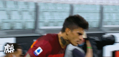 GIF：佩罗蒂助攻卡利尼奇头球破门，罗马扳平比分