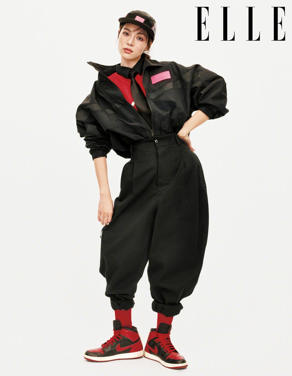 钟楚曦登elle封面02展现超a运动风