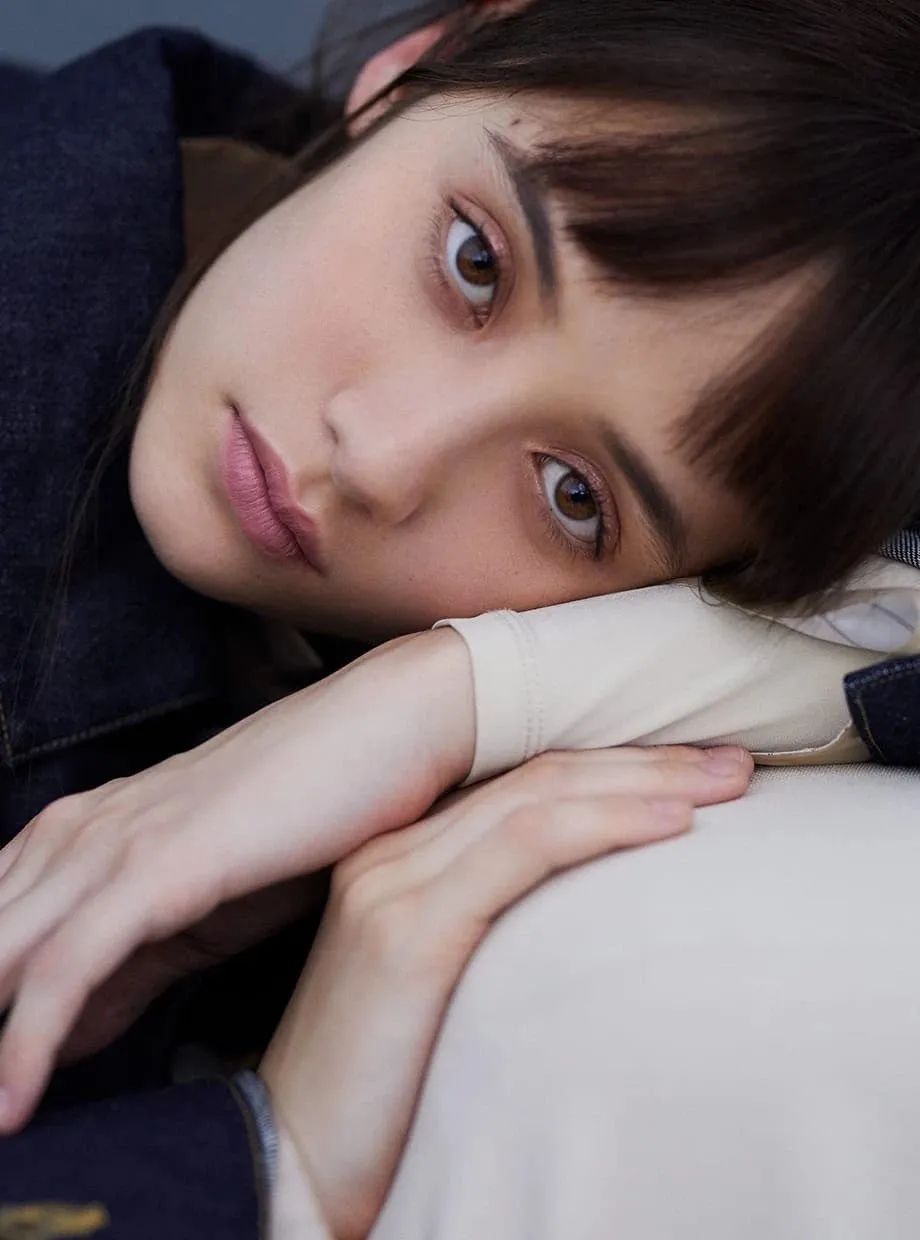 在高级厌世脸成为街头爆款的今天这几位初代厌世女正在不靠脸红出圈