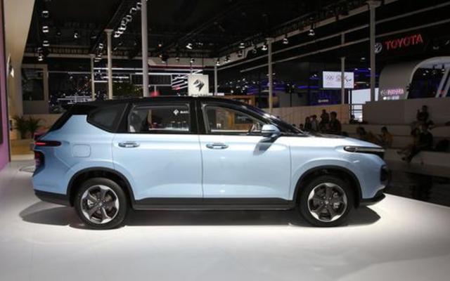 mpv的空间家轿的价格和灵巧,新宝骏rm-5集万千优点于一身_凤凰网汽车