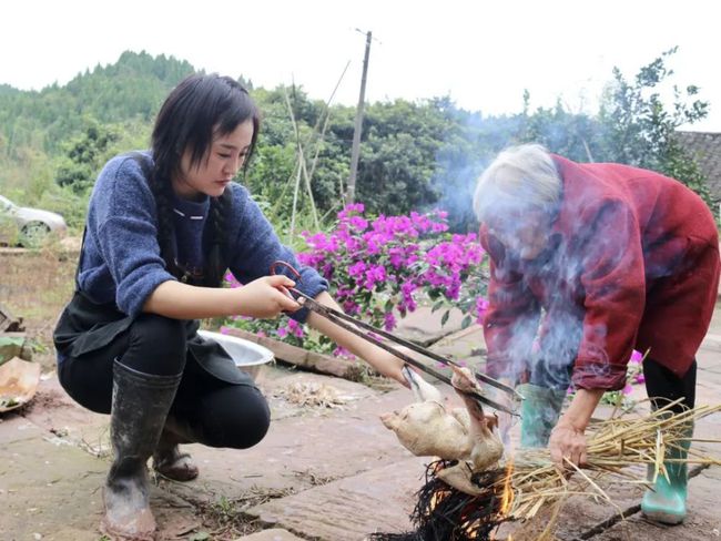 遂宁这位卖鸭蛋的美女,一夜之间火了!