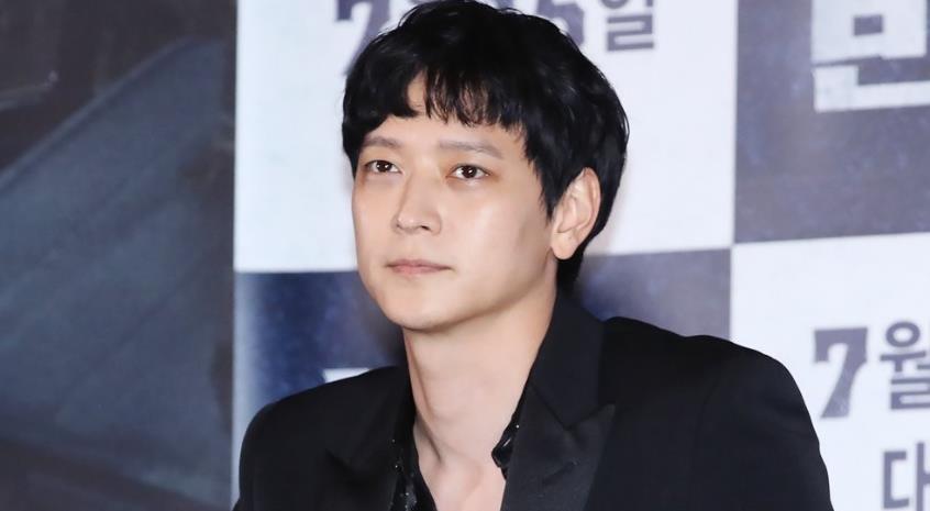 姜栋元主演釜山行2将上映 喊话孔刘粉丝求支持 与苏志燮是同门__凤凰