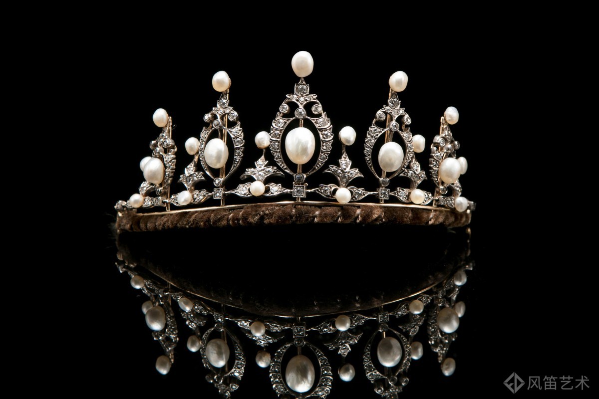 维多利亚时期天然野生珍珠钻石冠冕▲图源于盛世传承艺术馆
