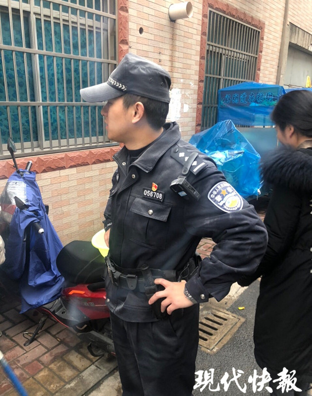 灭火民警包智龙你沾满干粉的样子真帅
