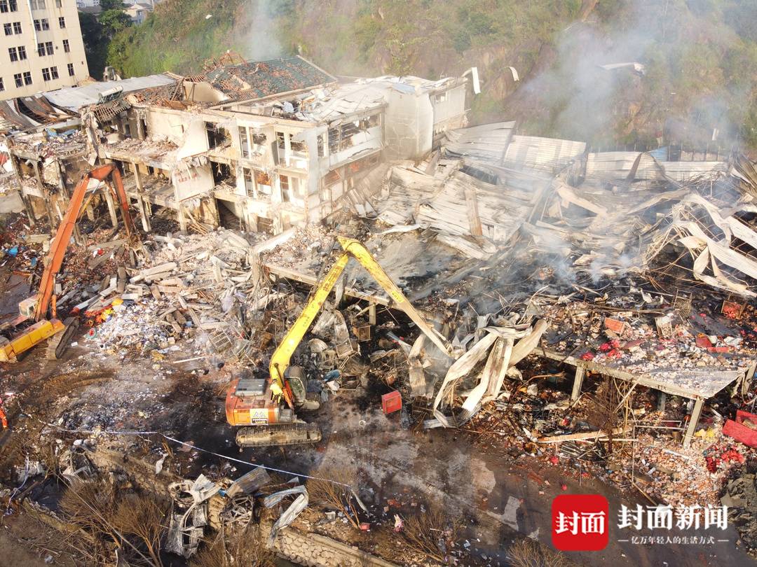 温岭大溪爆炸已19人死23人危重伤,现场救援队:搜索和挖掘工作基本结束