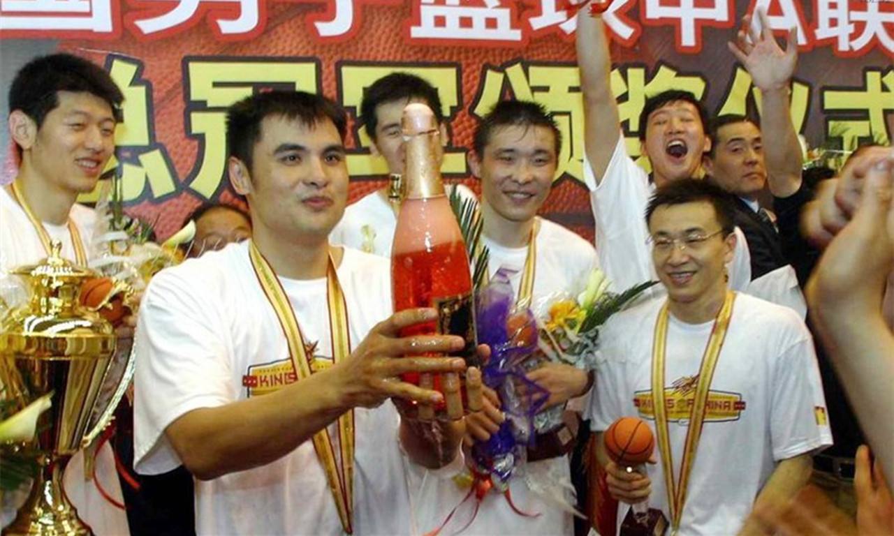 八一男篮当年的霸主地位无可撼动。
