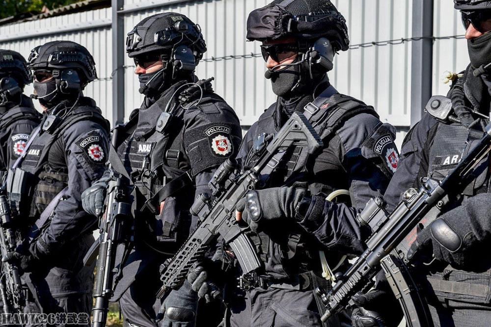 立陶宛警方展示aras反恐部队配备sigmcx步枪和mp5冲锋枪