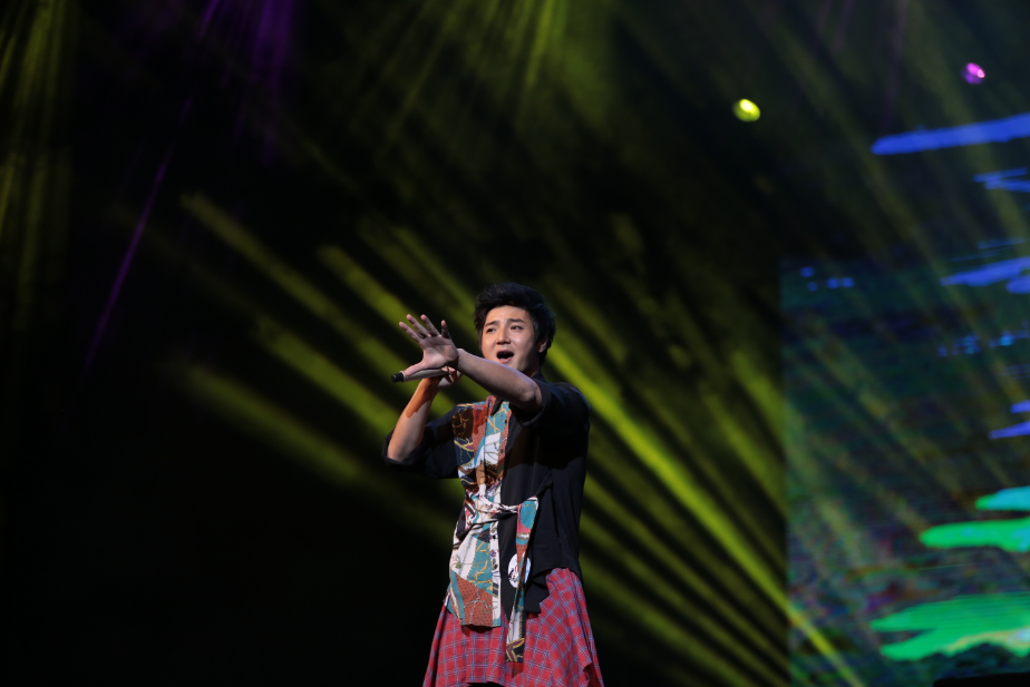 4号歌手杨历川演唱另一个版本,属于他的《和你唱山歌》