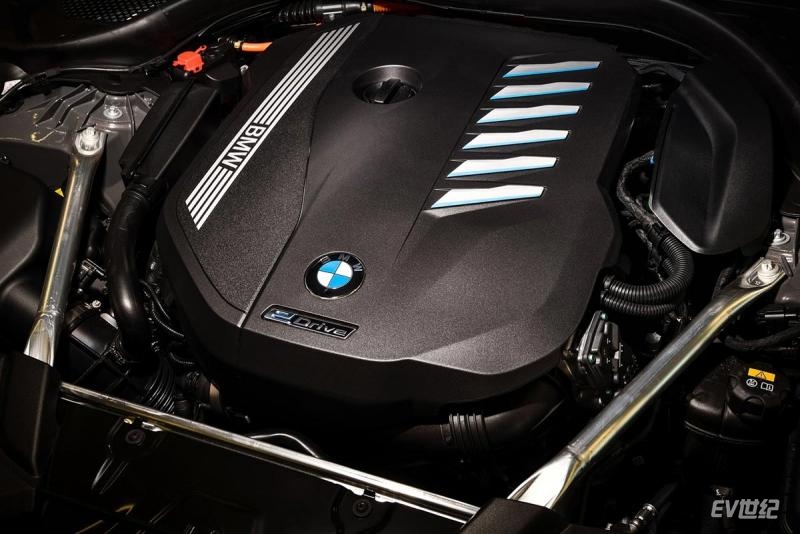 BMW-545e_xDrive_Sedan-2021-1600-57.jpg