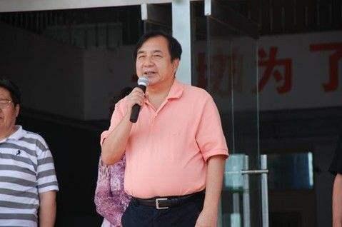 北京第一隐形富豪,家里装修花2亿,买台豪车连中国首富都来祝贺