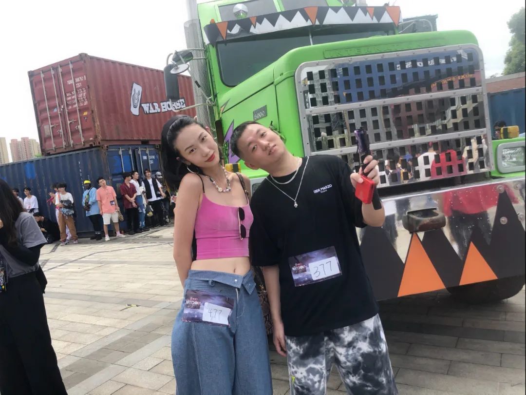 首位走上ck大秀的国模被嘲太胖退圈做rapper网友你们对胖有什么误解