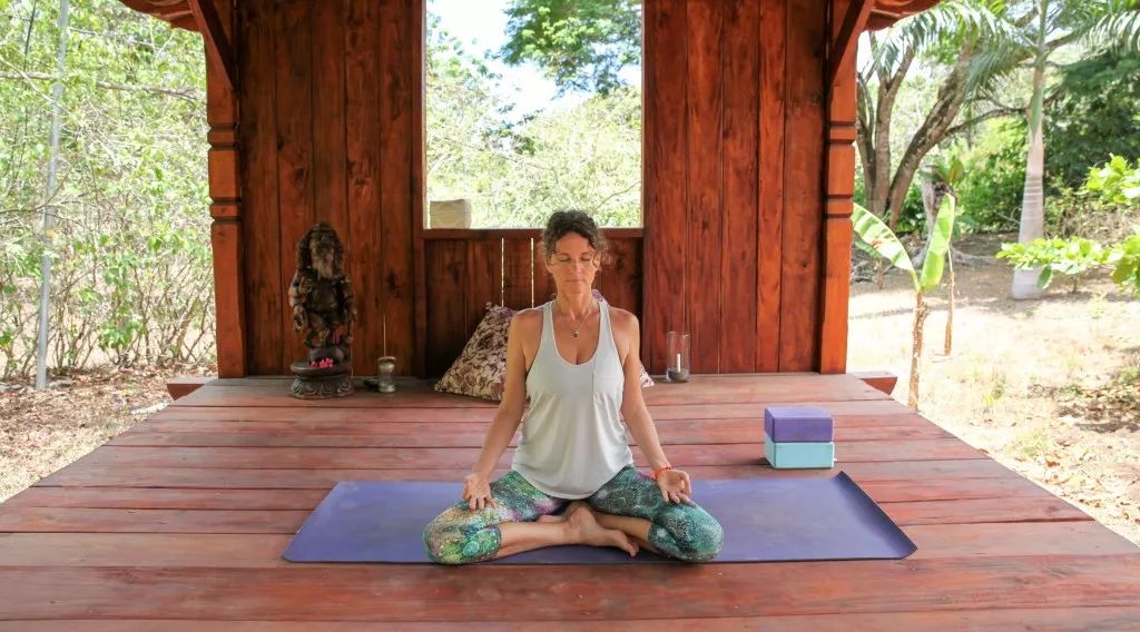 瑜伽老师说的"打开胸腔",90%的人都做错了