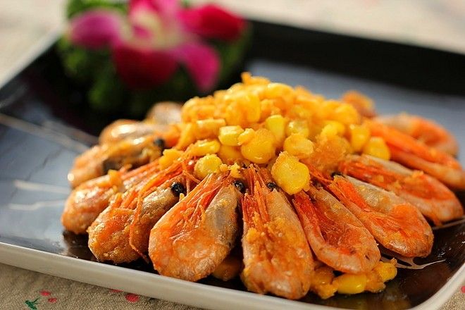 一道上桌就会被抢光的菜,金沙玉米虾,味道鲜香,好吃停不下嘴