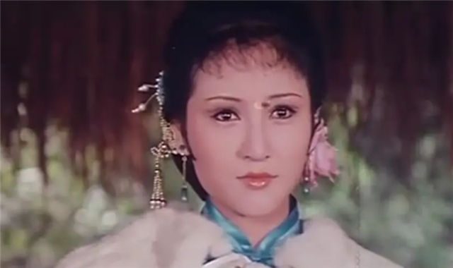 狄波拉精彩的人生22岁成为港姐28岁嫁给谢贤29岁生下谢霆锋