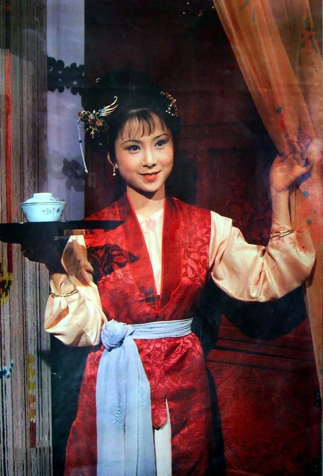 安雯的"晴雯"人生:丈夫诈骗死狱中,为夫还债3000万,不敢病死