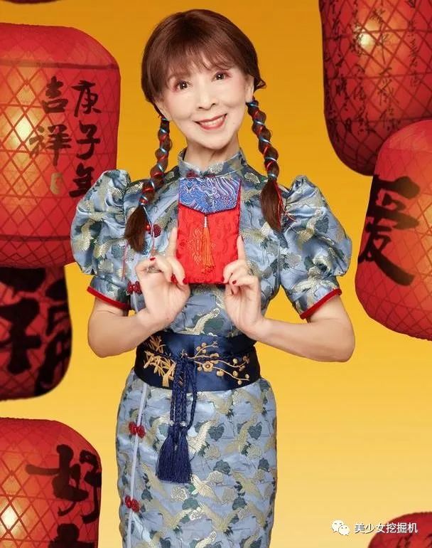 她是79岁高龄美少女网红有杨幂同款蚂蚁腰还能劈叉蹦迪踩高跟