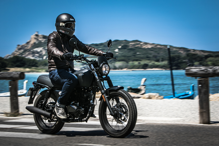 随着这波热度越发的高涨,国内的复古摩托车型也日渐丰富,一些有进取心