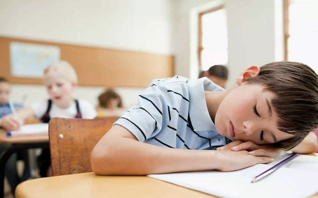 孩子成绩下滑上课总是走神,注意可能是癫痫__凤凰网