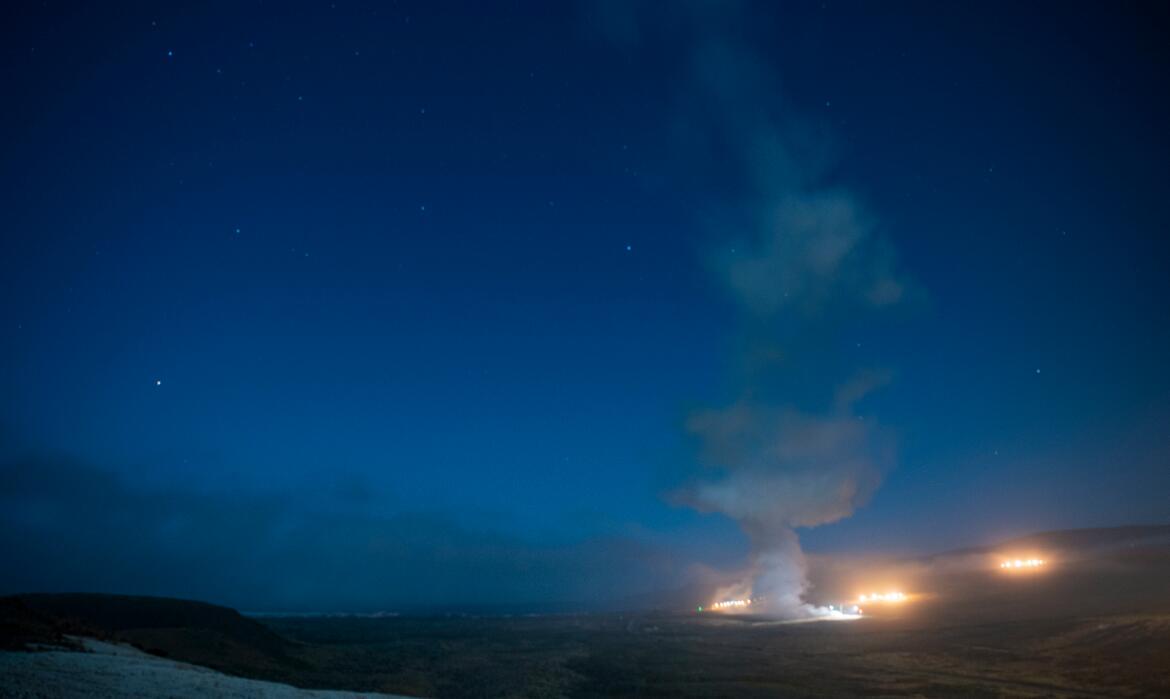 8月4日，美國(guó)空軍在范登堡空軍基地發(fā)射“民兵”3型洲際彈道導(dǎo)彈。