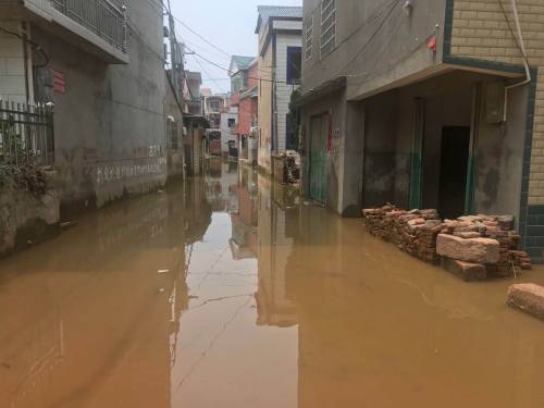 大爱无疆，佳果源慰问一线抗洪战士，捐赠价值45.7万元防汛物资