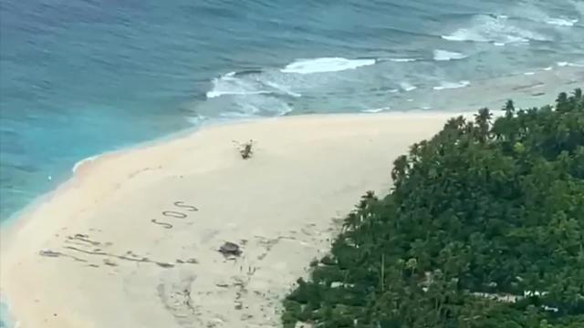 现实版荒岛求生3名水手被困小岛三天沙滩写下巨大sos