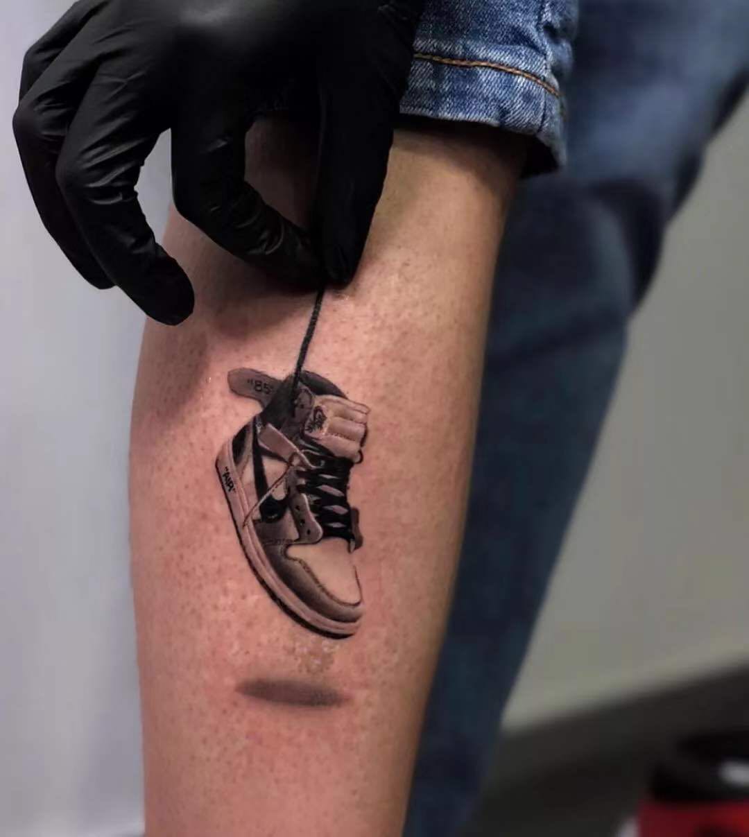 ata今年 gangata 也帮几位客户做了一些写实类的 air jordan 鞋款纹身