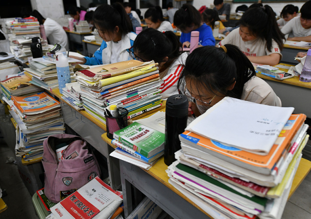 高中晚自习很重要，合理安排学习效率翻倍，成绩提升不再困难__凤凰网