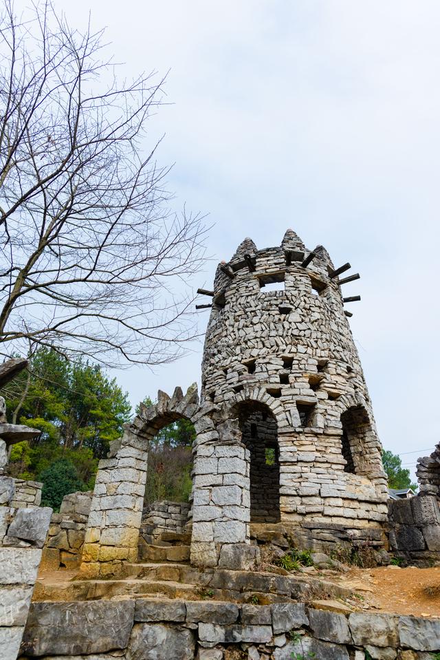 贵州这座私人城堡，80岁老翁花20年打造，被BBC报道后变网红景点