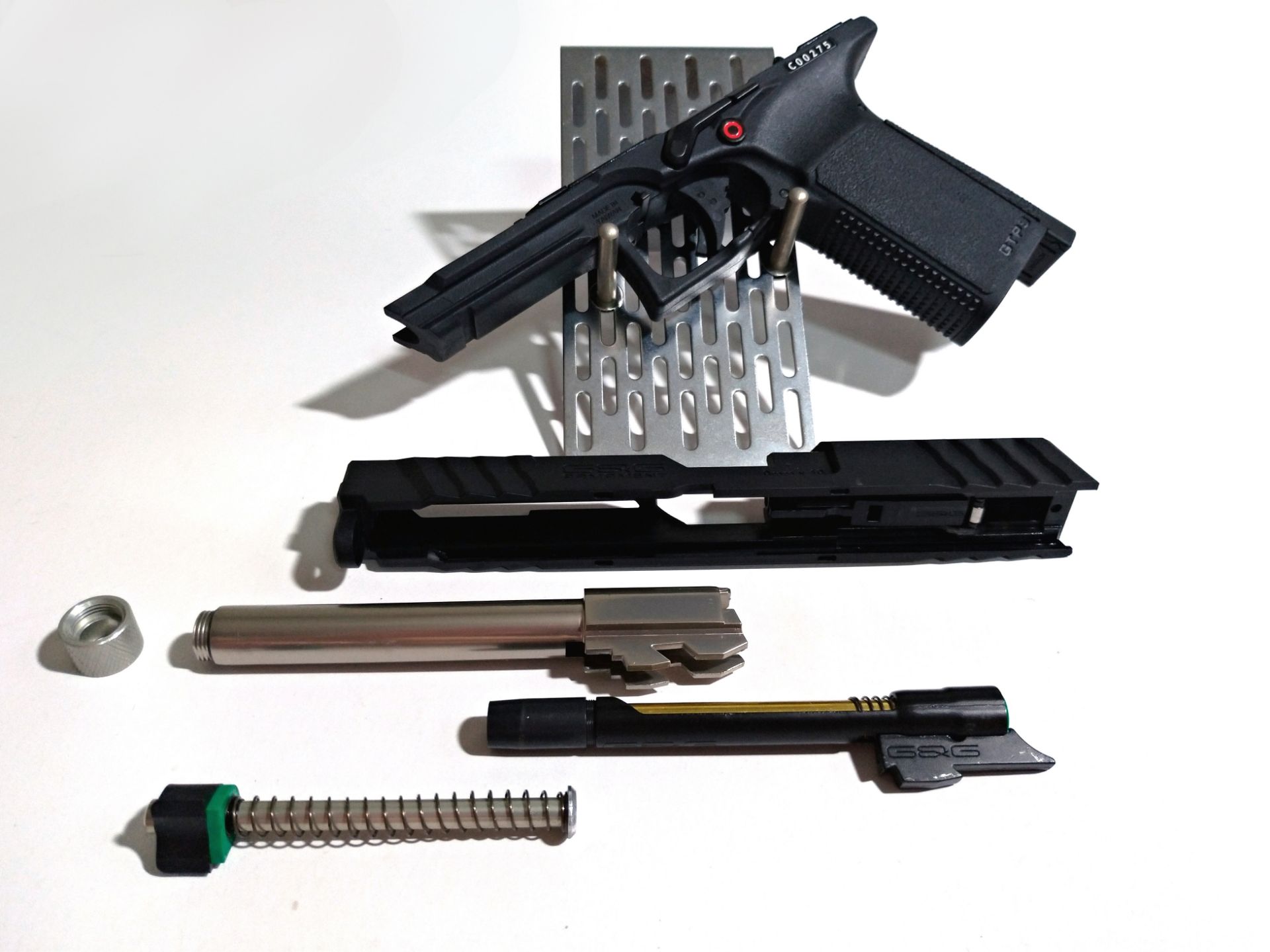 台湾玩具商出品仿glock自创型airsoft