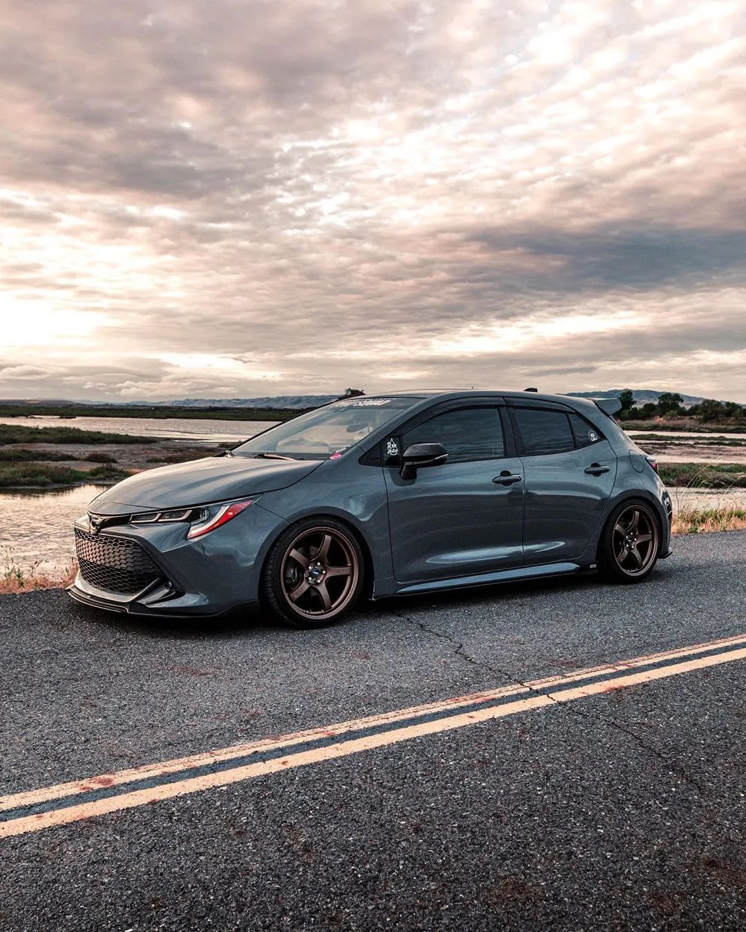 更车室谁说买菜车不好改丰田雷凌也可以很帅