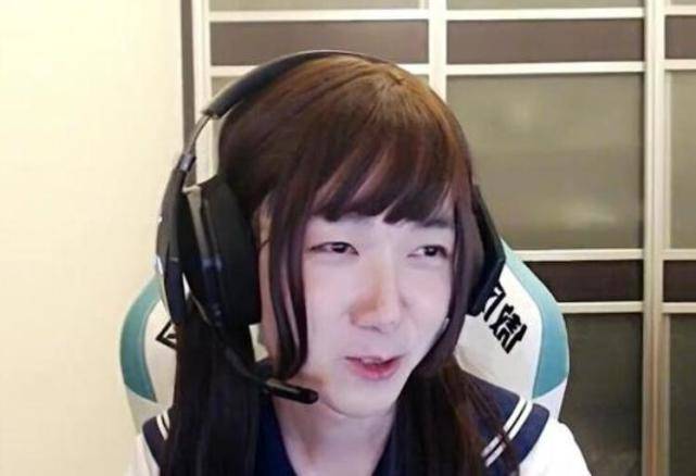 神超双马尾直播配套齐全假发制服变声器全都有粉丝直言爱了