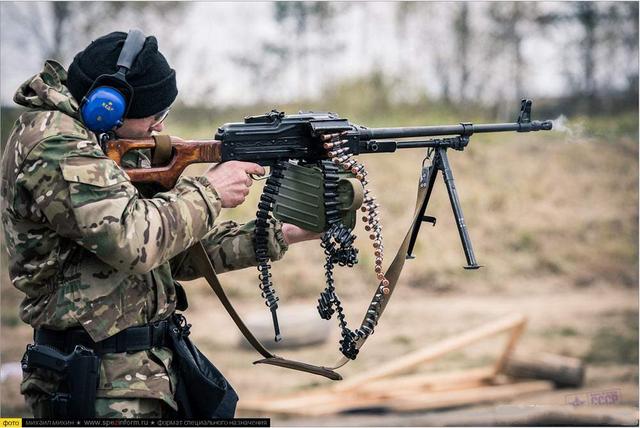 俄罗斯rpl-20轻机枪,对传统设计的重大改变,全新供弹方式_品推资讯